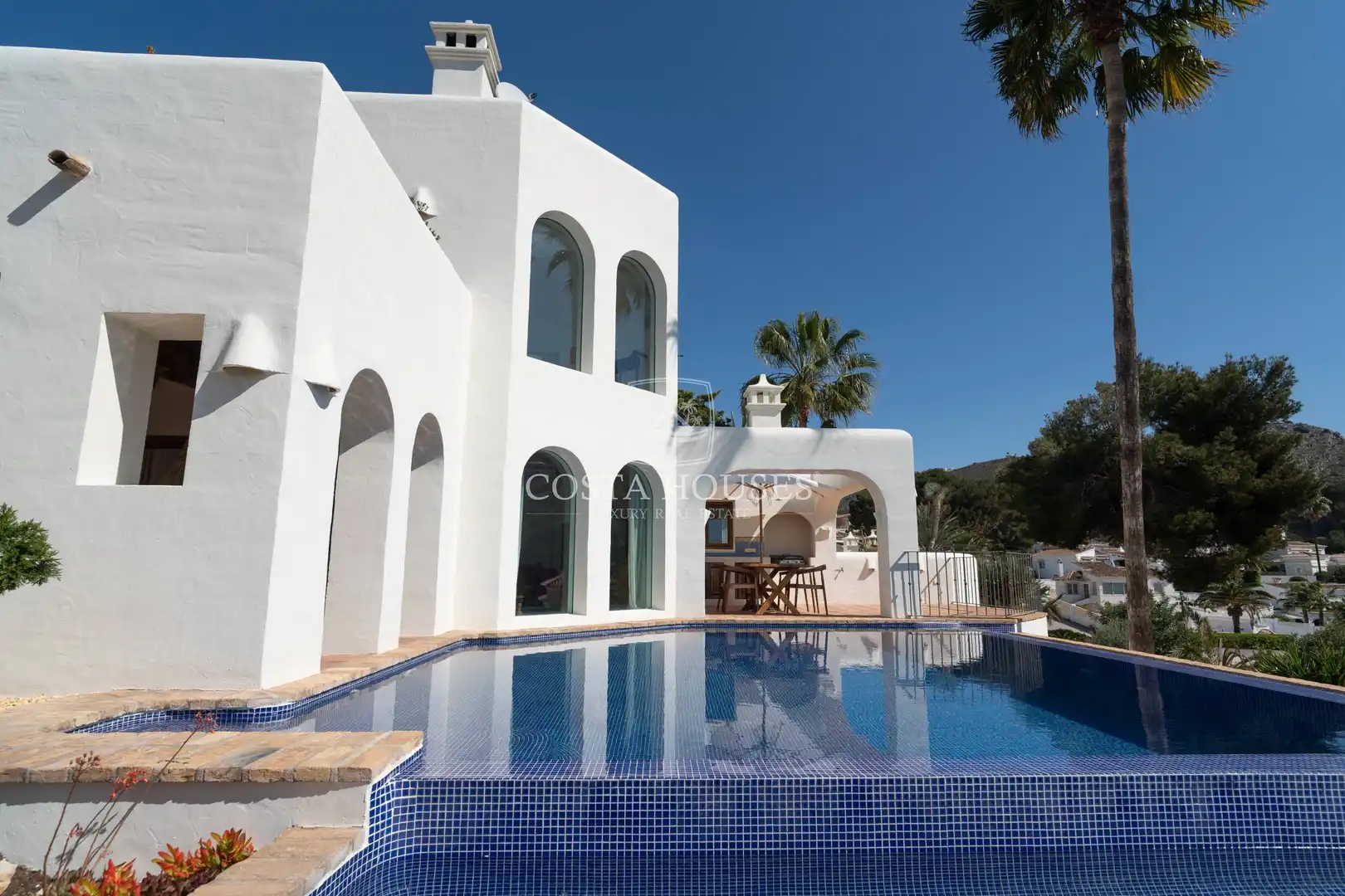 Vista exterior de Casa o xalet en venda en Moraira amb Aire condicionat, Calefacció i Jardí privat