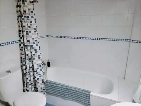 Badezimmer von Wohnung zum Verkauf in Sevilla mit Klimaanlage und Gemeinschaftspool