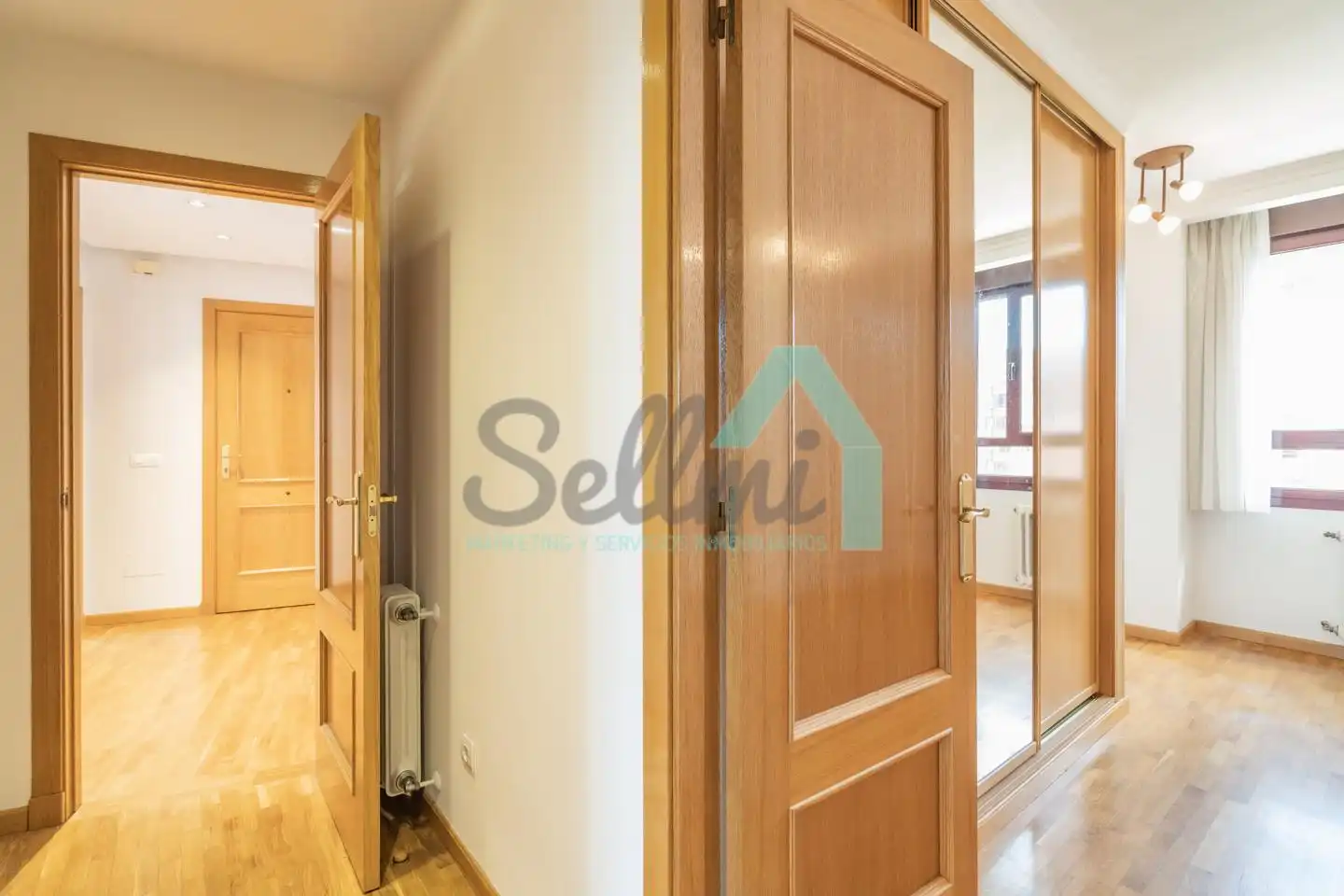 Piso de alquiler en Oviedo  con Calefacción, Parquet y Terraza