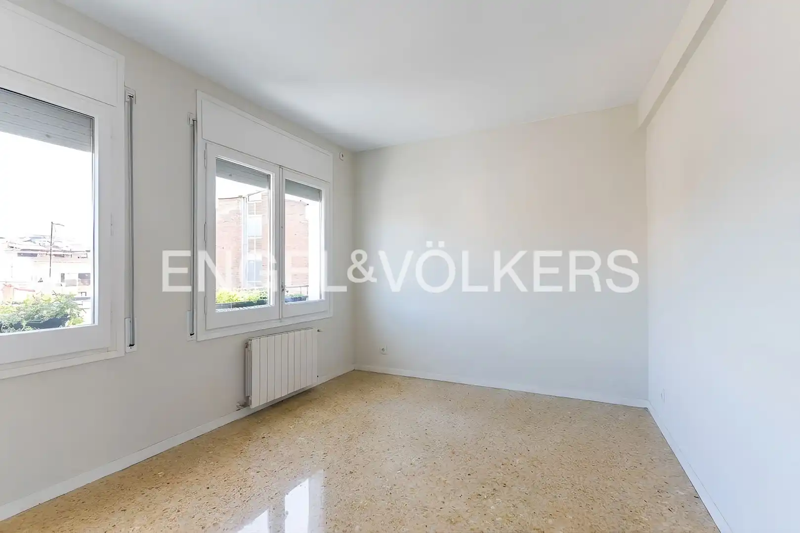 Vista exterior de Casa o xalet en venda en Sant Feliu de Llobregat amb Calefacció, Parquet i Terrassa