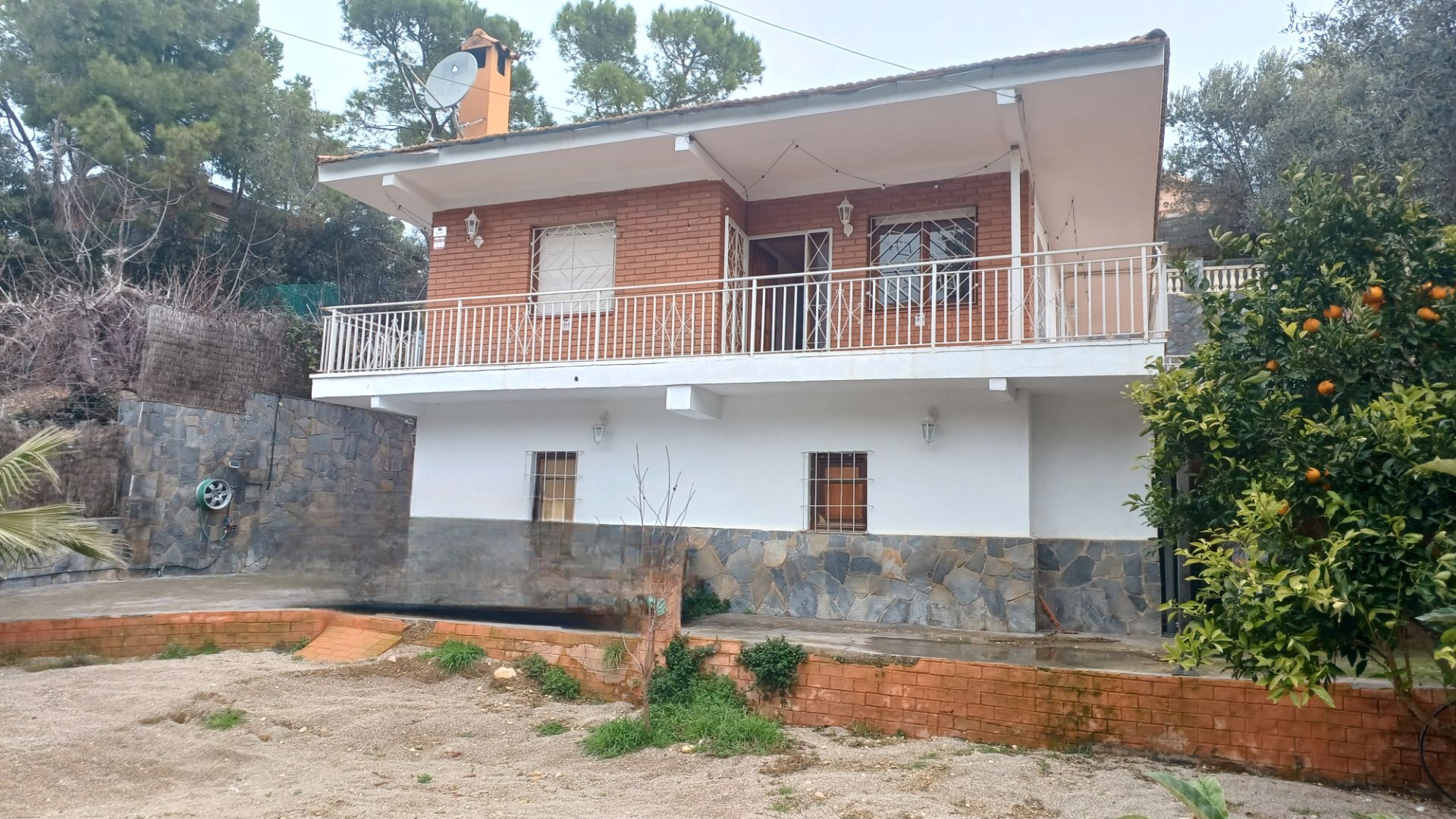 Exterior view of House or chalet for sale in Els Hostalets de Pierola  with Heating, Private garden and Parquet flooring