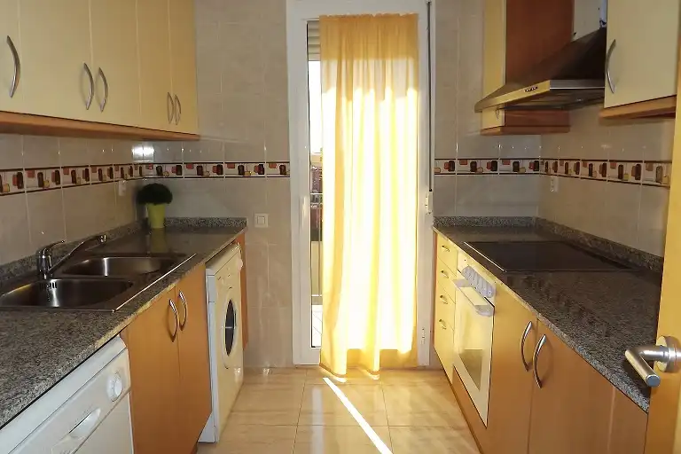 Küche von Wohnung zum Verkauf in Mont-roig del Camp mit Klimaanlage, Terrasse und Möbliert