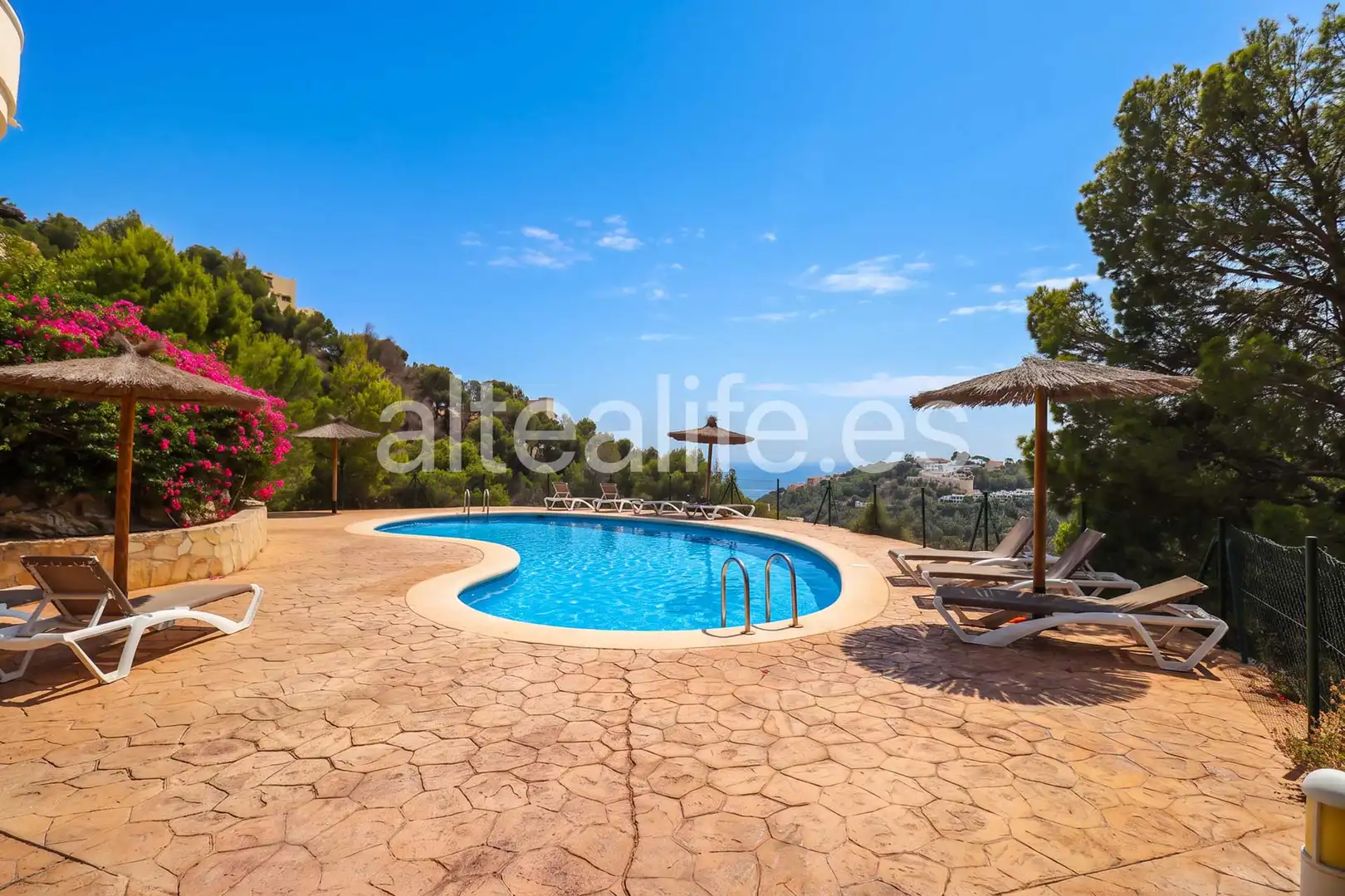 Piscina de Apartamento de alquiler en Altea con Terraza, Amueblado y Horno