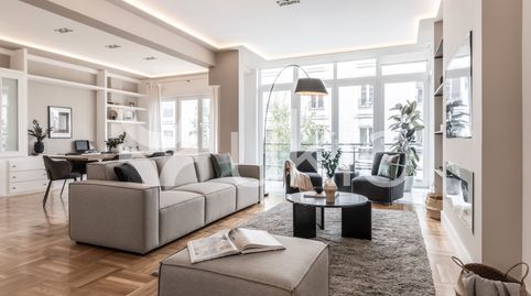 Foto 2 de Apartamento de alquiler en Paseo de Francisco Giner, Almagro, Madrid Capital