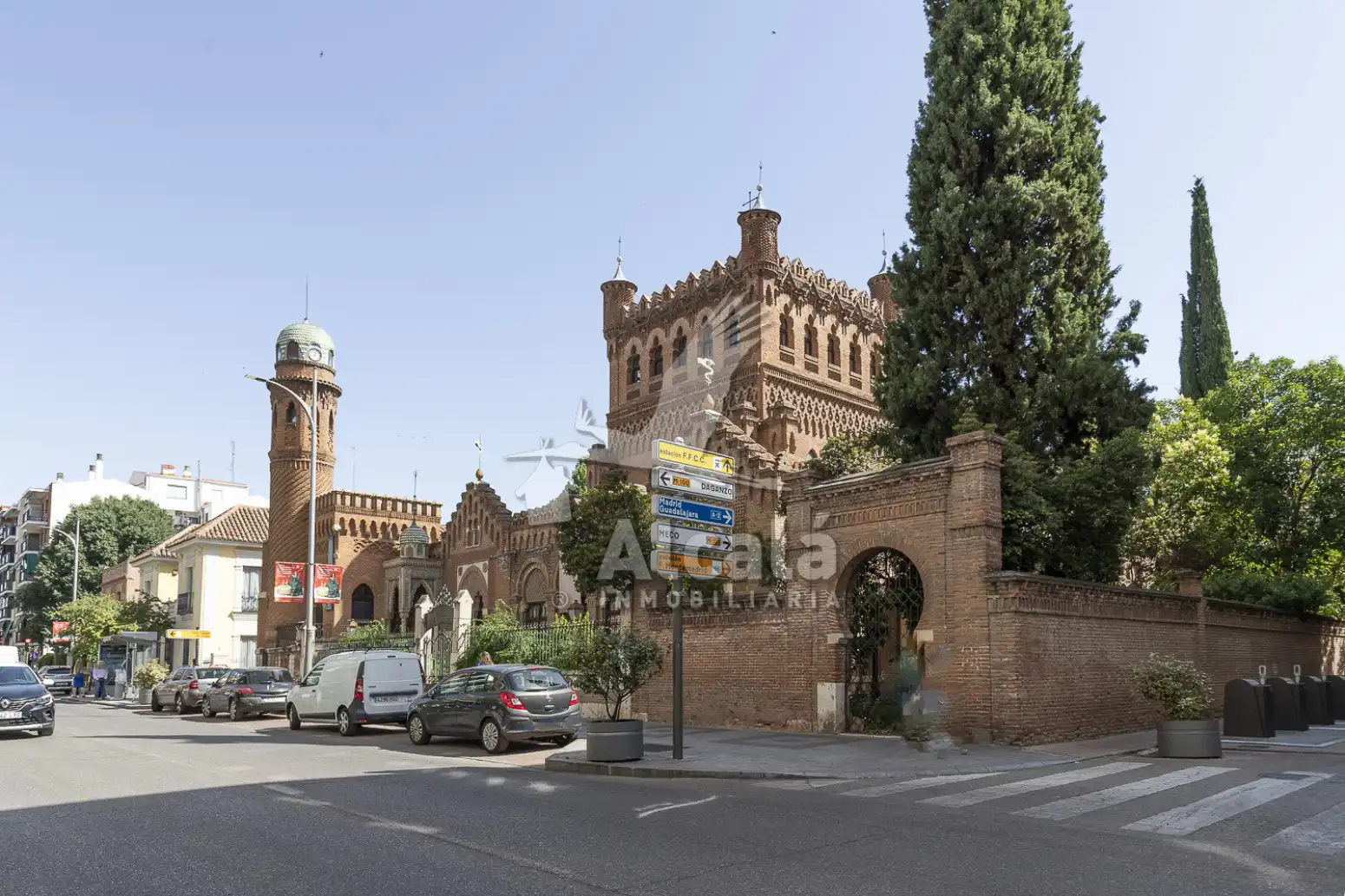 Vista exterior de Pis en venda en Alcalá de Henares amb Aire condicionat, Calefacció i Parquet