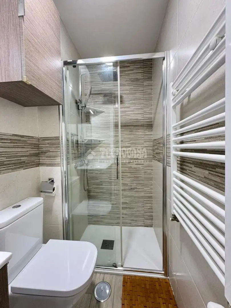 Baño de Piso en venta en Getafe con Aire acondicionado, Calefacción y Terraza