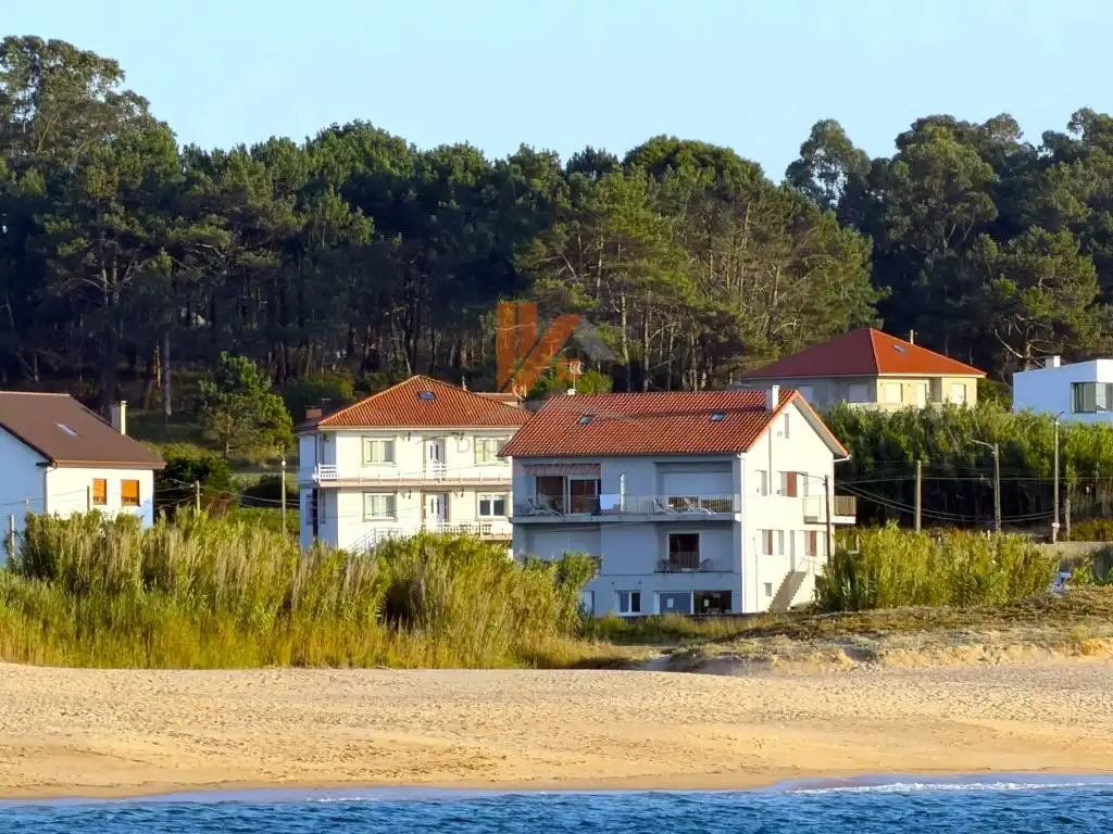 Casa o xalet en venda en Porto do Son amb Jardí privat, Terrassa i Moblat