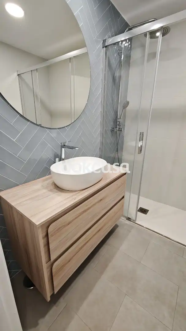 Baño de Piso en venta en Poio con Calefacción, Parquet y Horno