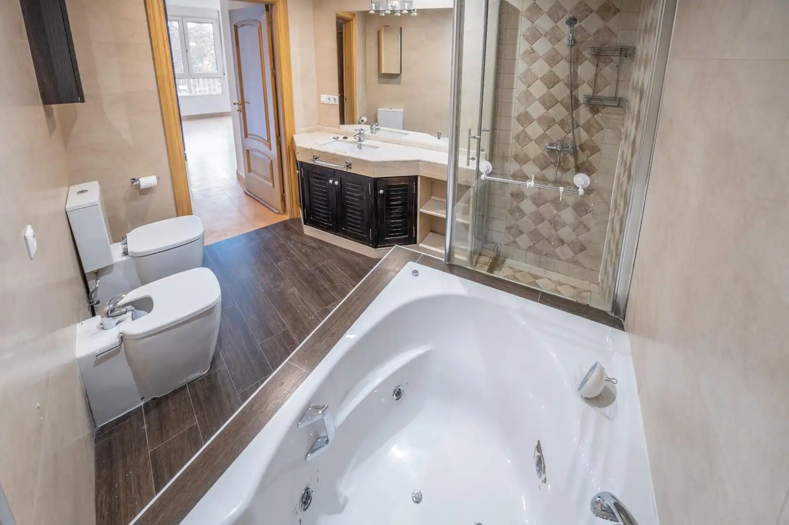Baño de Piso en venta en Granada con Aire acondicionado y Calefacción