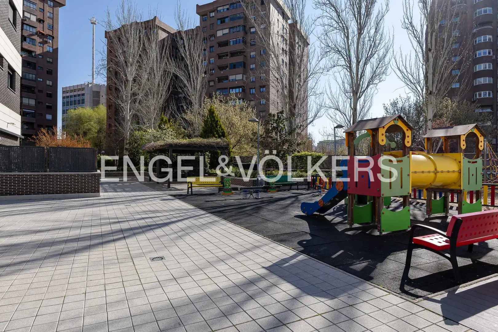 Terraza de Piso en venta en Madrid con Aire acondicionado, Calefacción y Jardín privado
