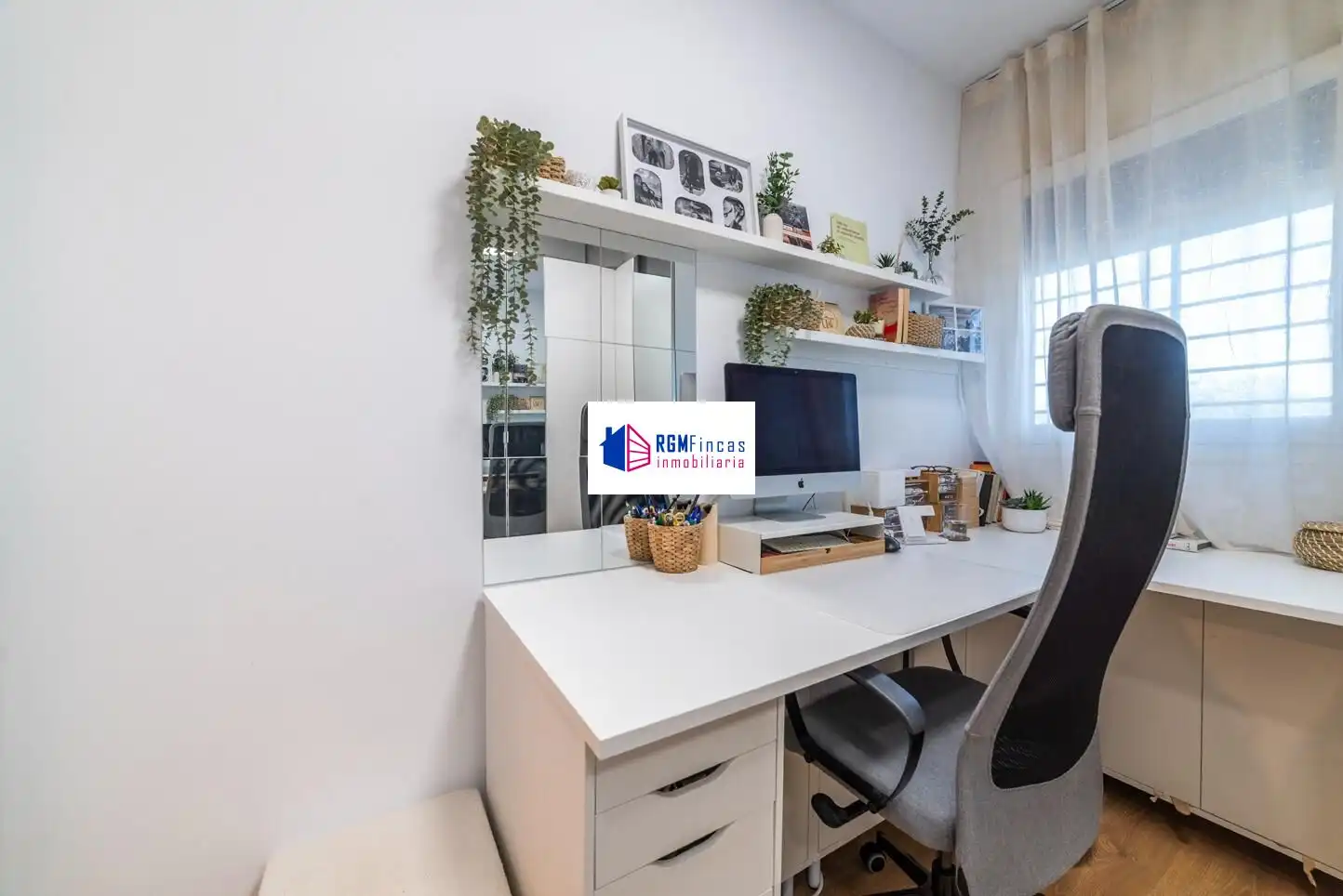 Habitación de Piso en venta en Sevilla con Aire acondicionado, Calefacción y Jardín privado