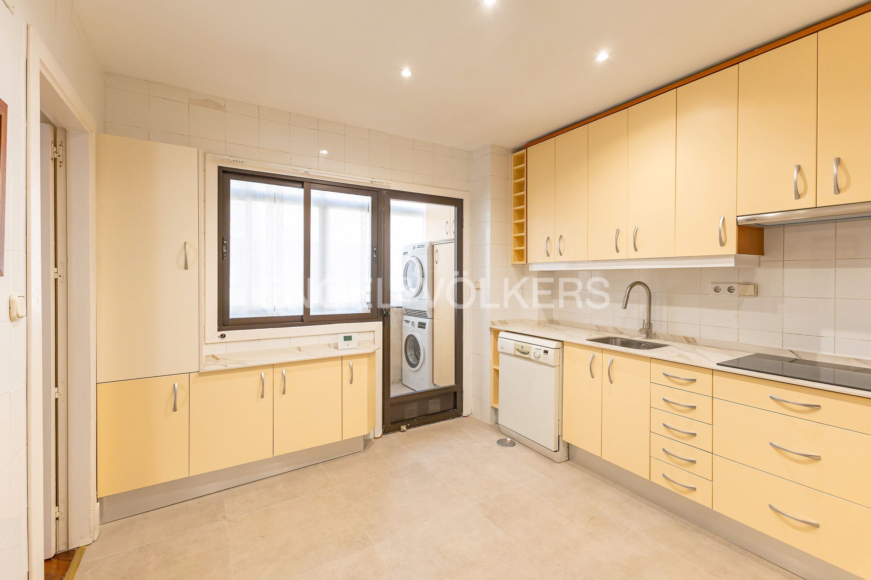 Kitchen of Apartment to rent in Pozuelo de Alarcón  with Air Conditioner, Heating and Terrace