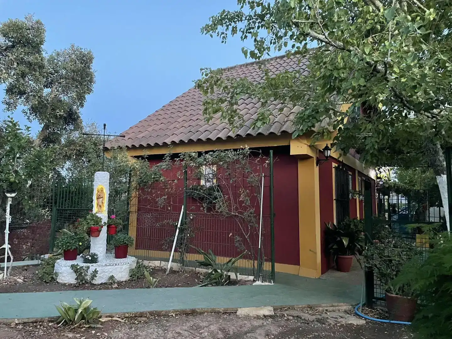Vista exterior de Finca rústica en venda en Berrocal amb Jardí privat, Traster i Piscina