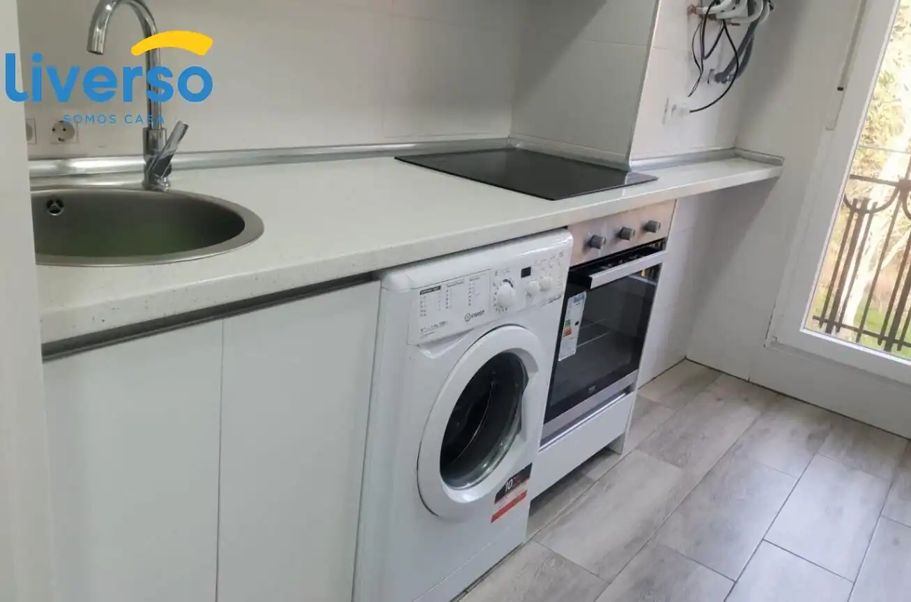 Cuina de Pis per a compartir en Burgos amb Calefacció, Terrassa i Moblat