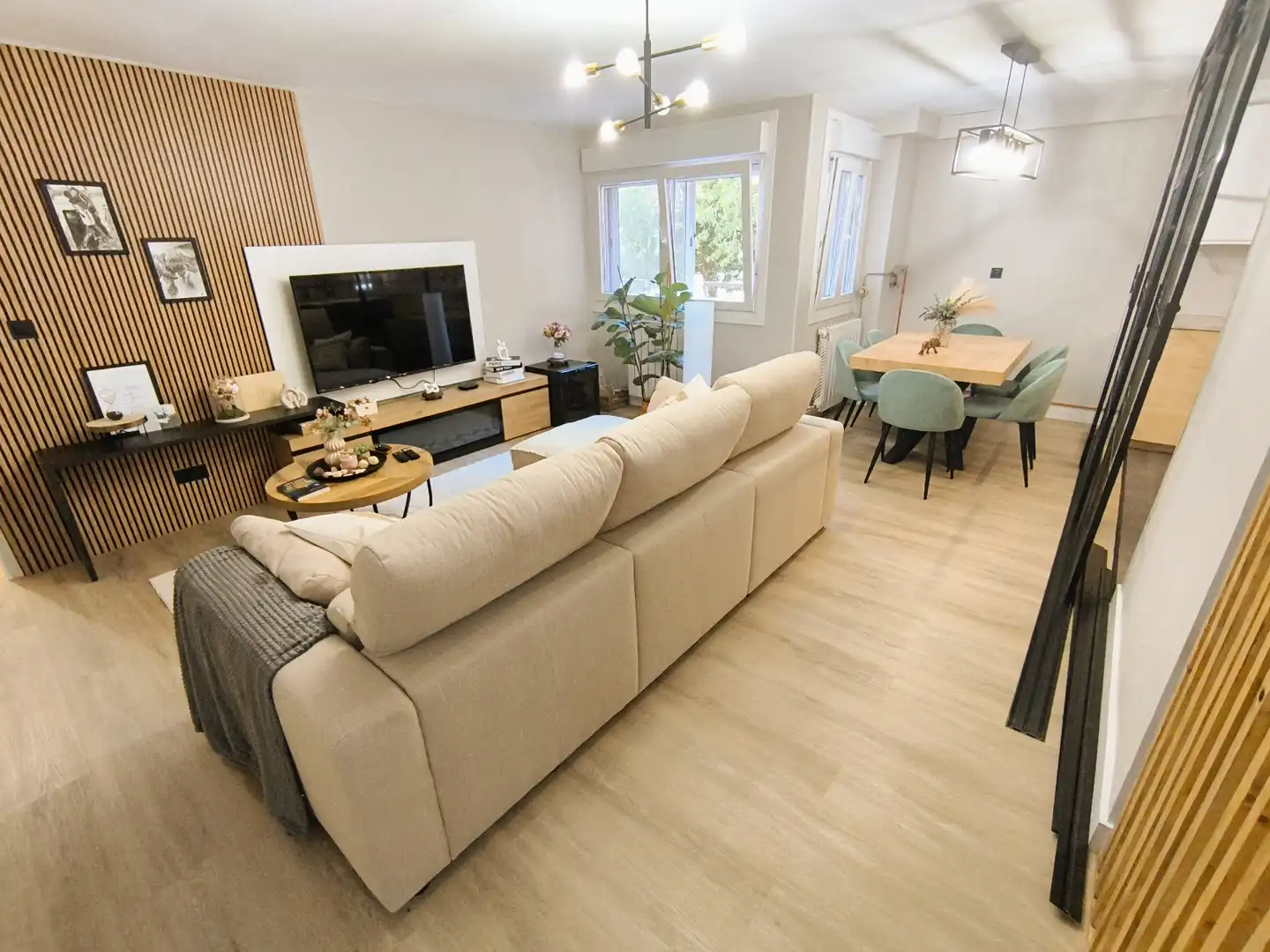 Sala d'estar de Pis en venda en Palencia amb Calefacció, Parquet i Moblat