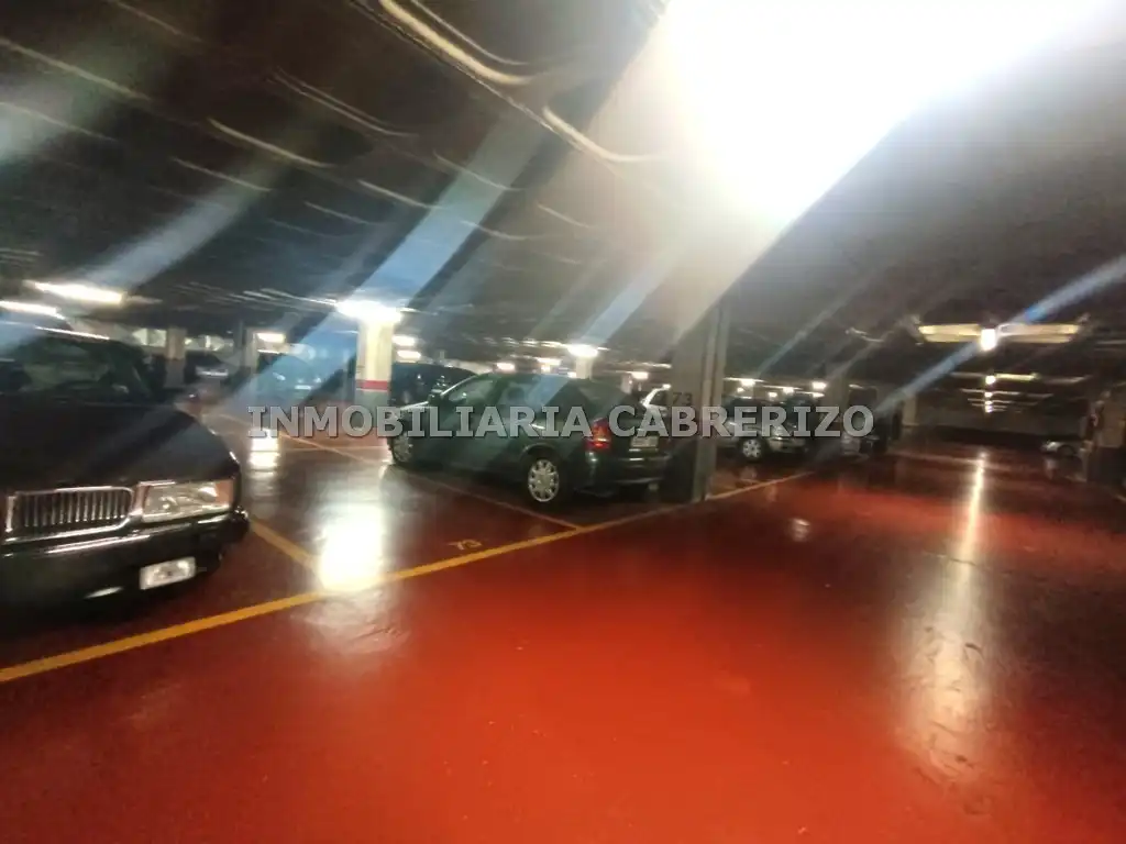 Aparcament de Garatge en venda en  Logroño