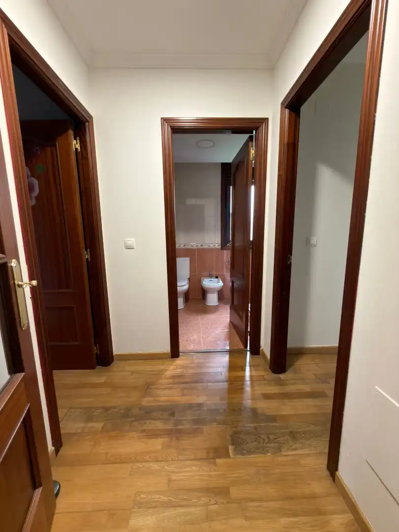 Baño de Piso en venta en Pontevedra Capital  con Calefacción, Parquet y Trastero