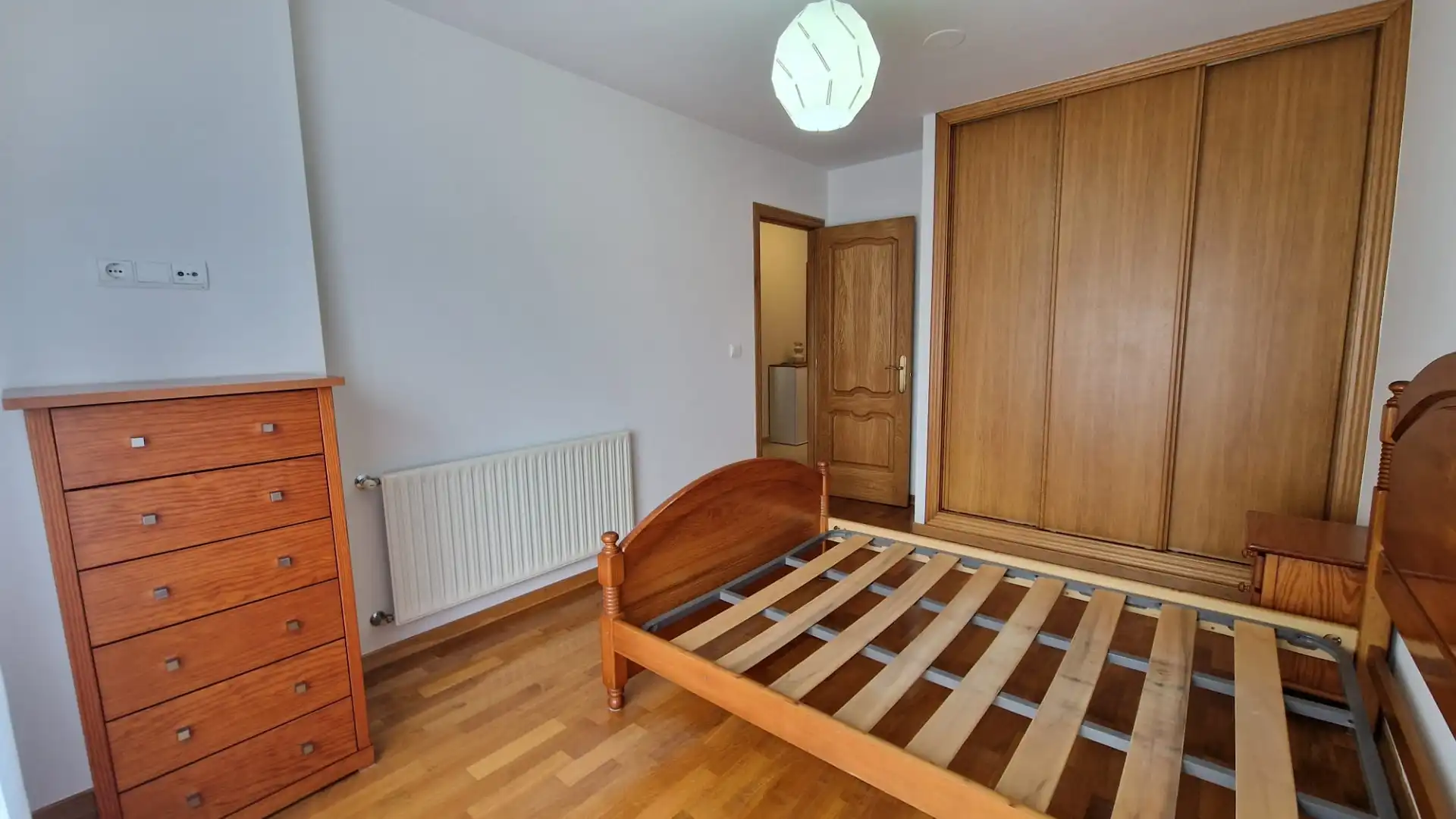 Dormitori de Apartament de lloguer en Ordes, A Coruña