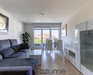 Living room of Flat to rent in Getafe  with Heating, Private garden and Parquet flooring