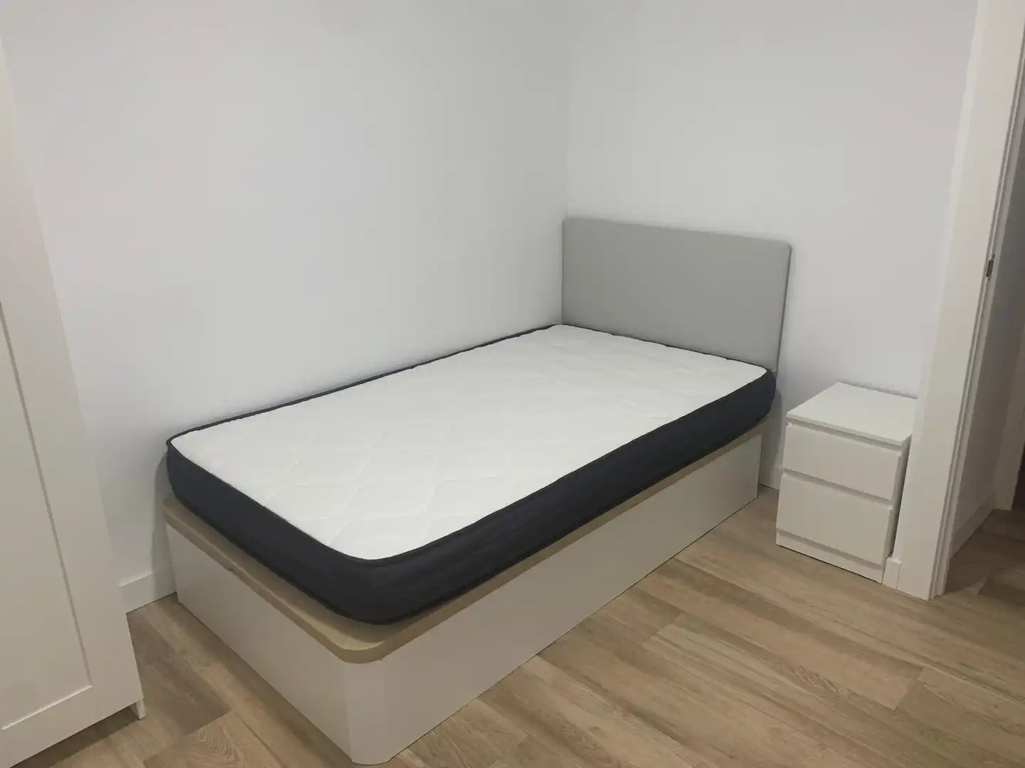 Habitación de Piso en venta en Ávila con Calefacción, Amueblado y Horno