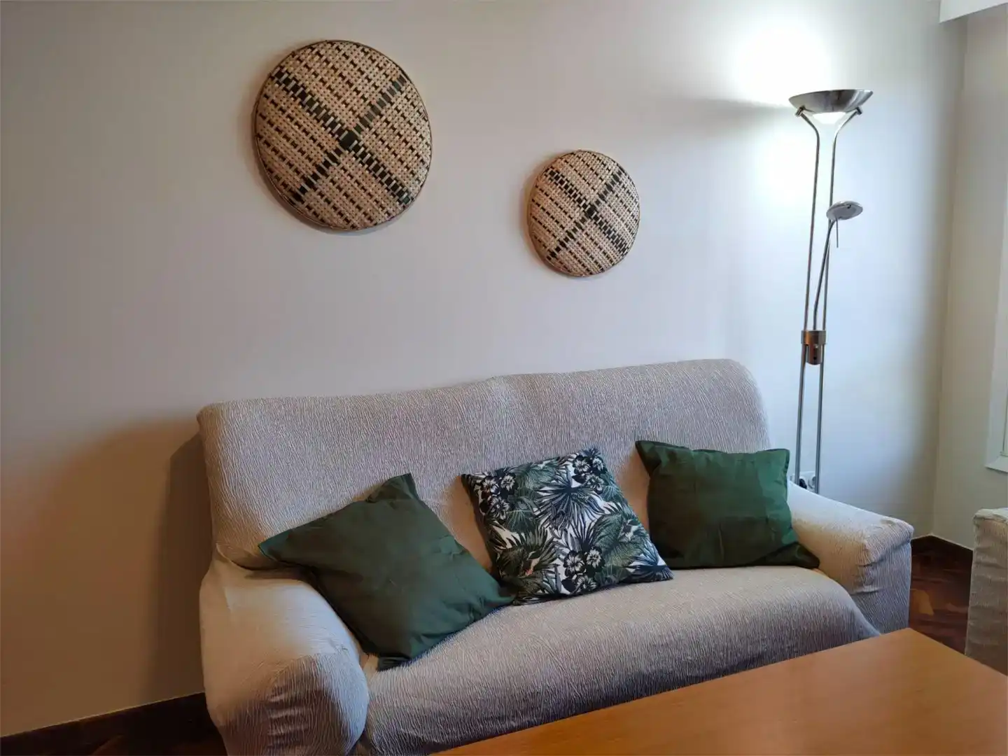 Sala de estar de Piso de alquiler en Pontedeume con Parquet y Amueblado