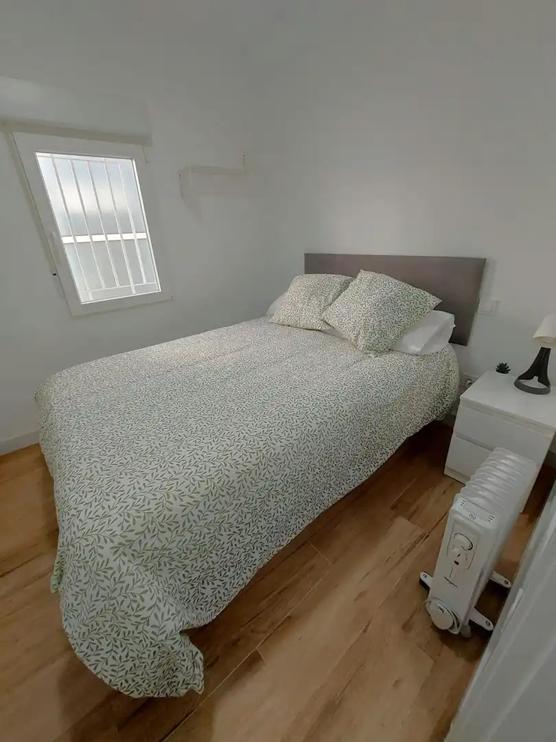Bedroom of Flat for share in Madrid  with Heating and Washing machine