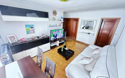 Sala d'estar de Pis en venda en  Madrid Capital amb Aire condicionat, Parquet i Terrassa
