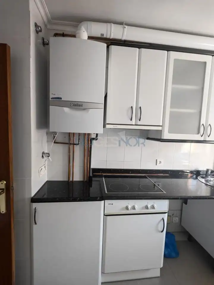 Cocina de Apartamento en venta en San Andrés del Rabanedo con Calefacción