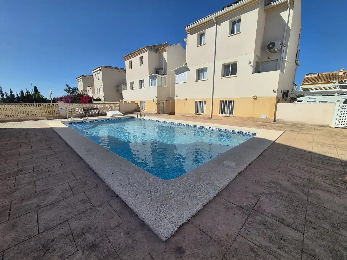 Piscina de Pis de lloguer en Oliva Nova