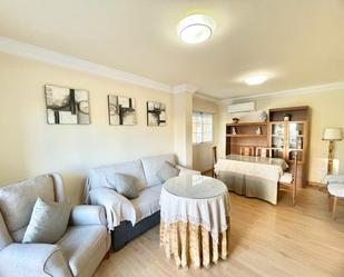 Living room of Flat to rent in  Granada Capital  with Air Conditioner and Balcony