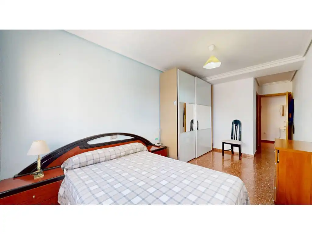Bedroom of Flat for sale in Torrent  with Air Conditioner and Balcony