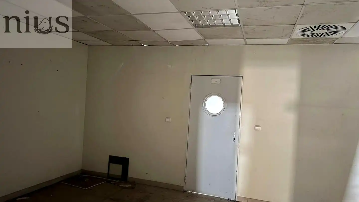 Nave industrial en venta en Silla