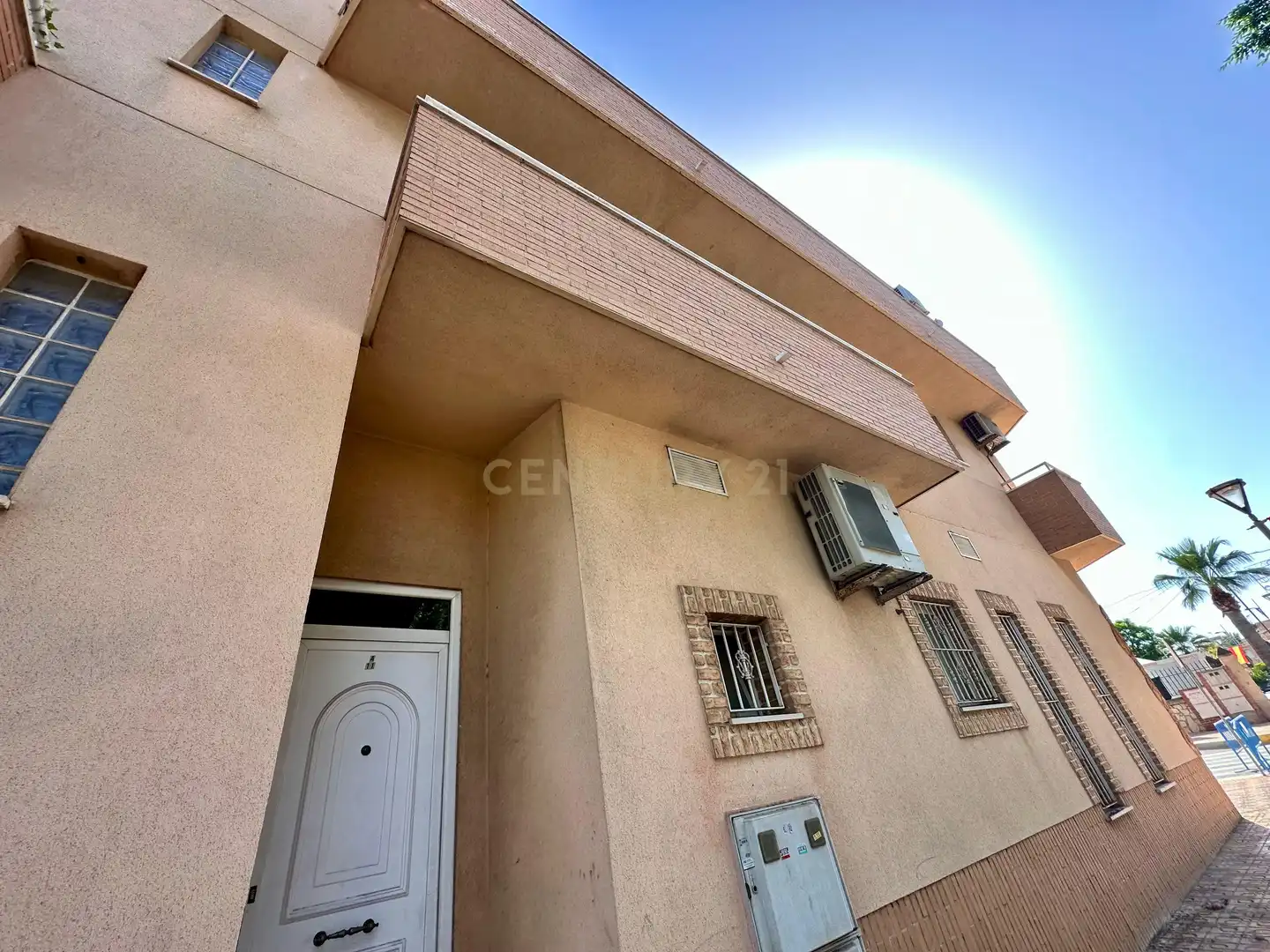 Vista exterior de Casa adosada en venta en Jacarilla con Balcón