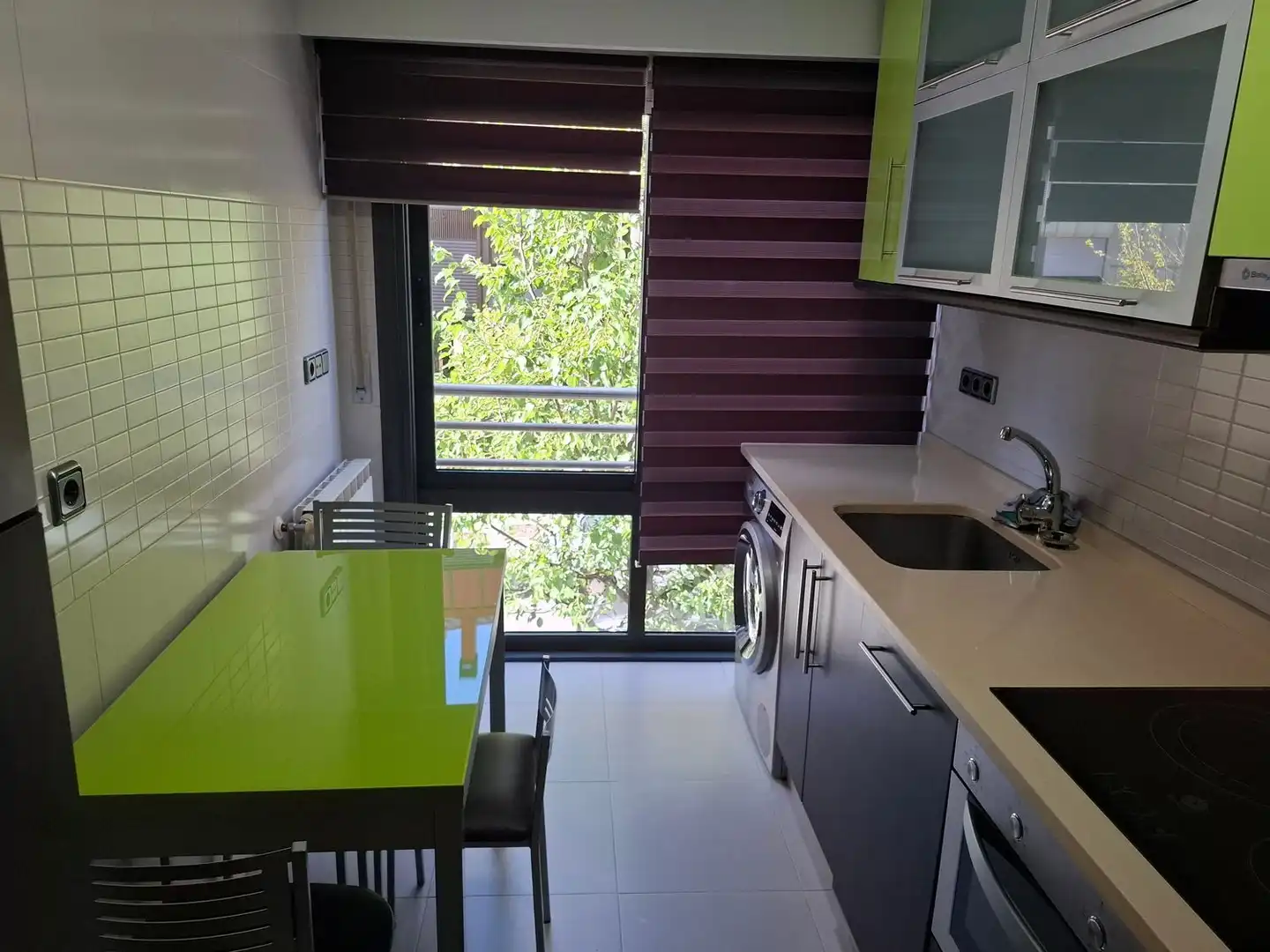 Kitchen of Flat for rent in As Lagoas