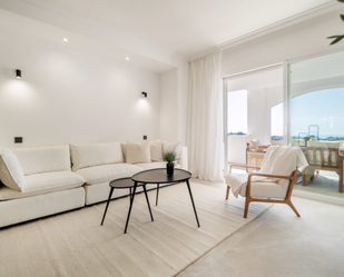 Sala d'estar de Apartament en venda en Benahavís amb Aire condicionat i Terrassa