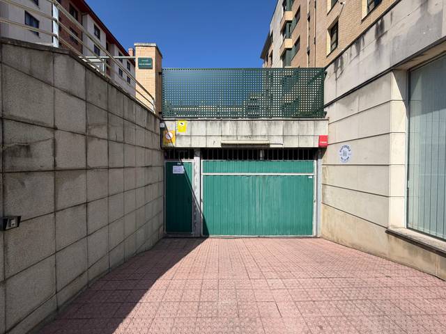 Garaje en Alquiler en Gijón - CL SMARA en Viesques