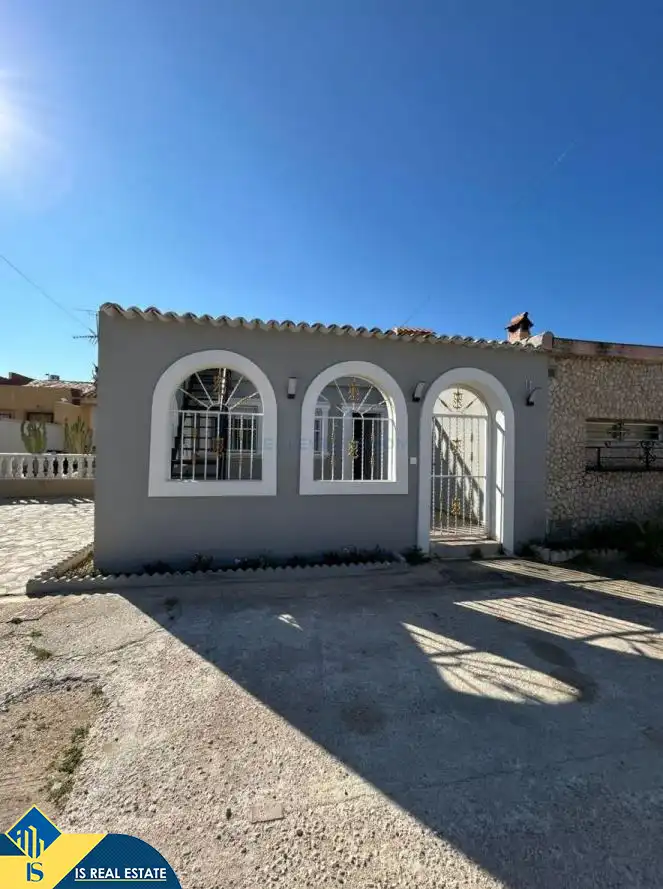 Vista exterior de Casa o chalet en venta en Torrevieja con Aire acondicionado, Calefacción y Terraza
