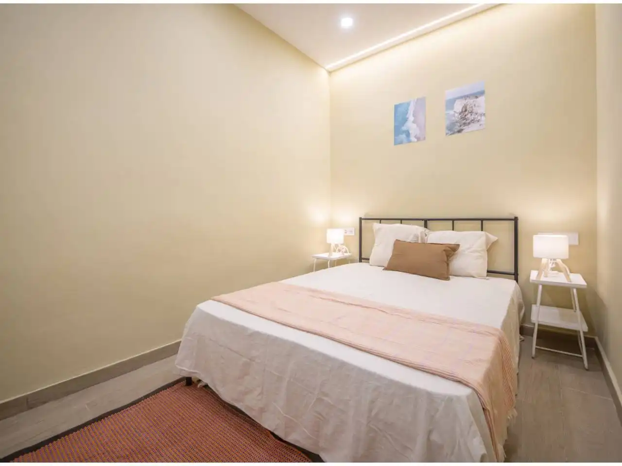 Habitación de Estudio de alquiler en Barcelona con Aire acondicionado, Amueblado y Alarma
