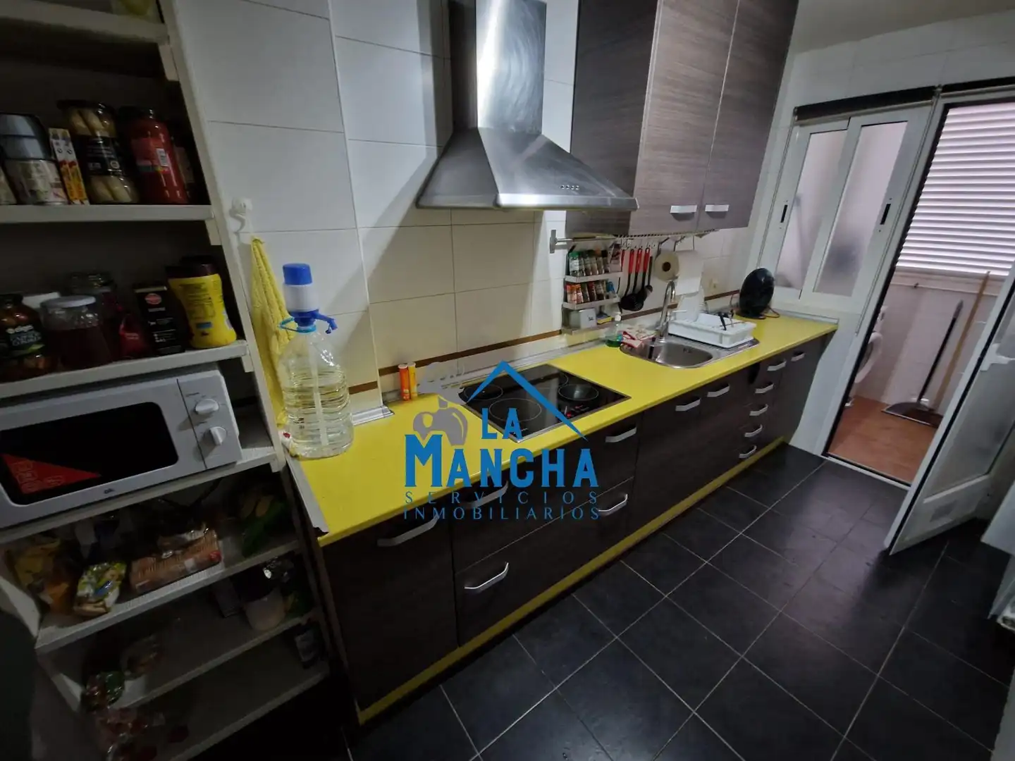 Kitchen of Flat for sale in Chinchilla de Monte-Aragón  with Heating, Terrace and Storage room