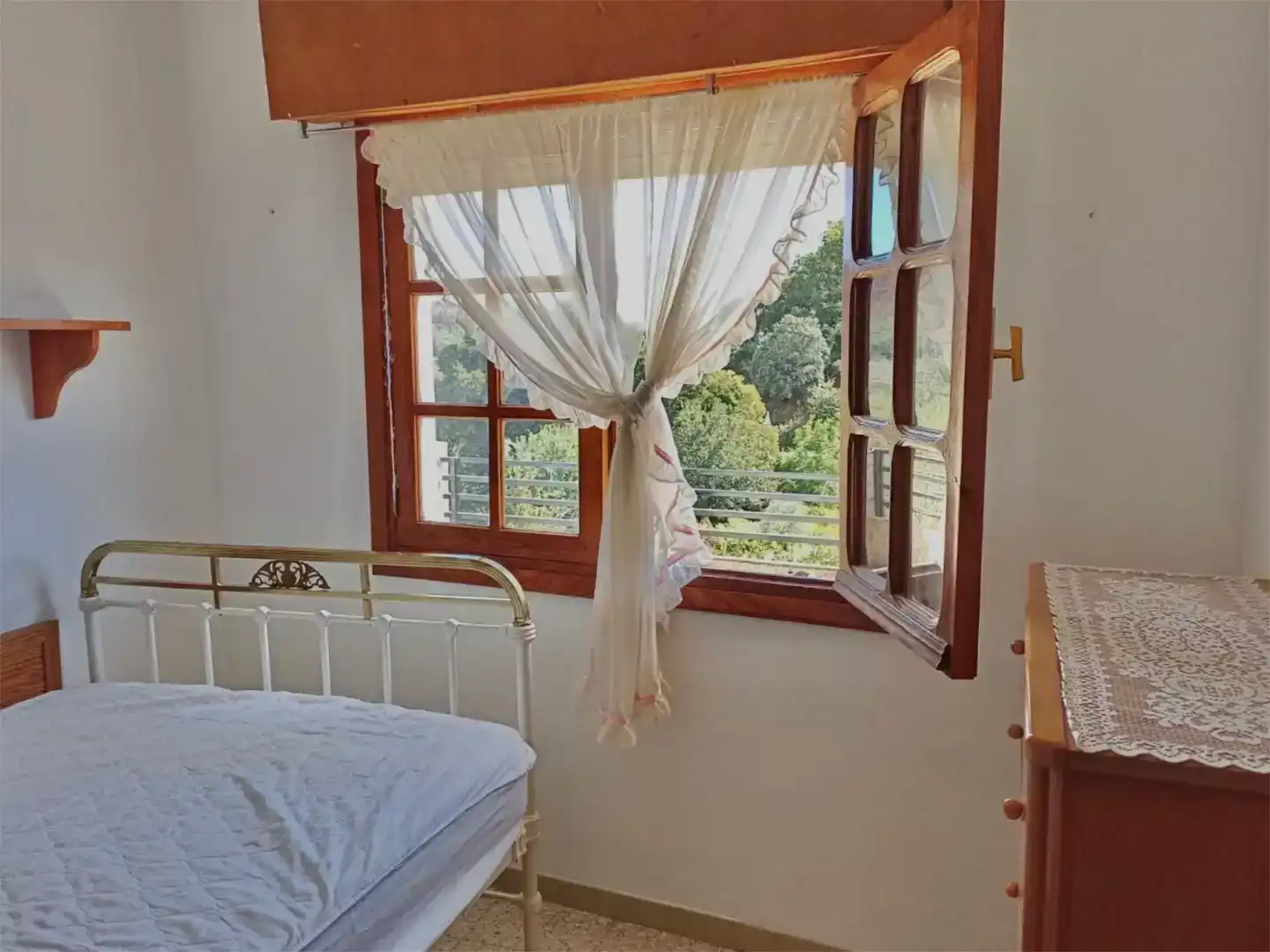 Dormitori de Casa o xalet en venda en Cadalso amb Jardí privat, Piscina i Moblat