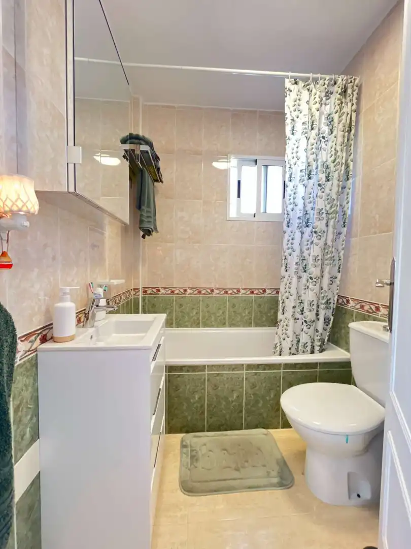 Bany de Apartament en venda en Orihuela amb Aire condicionat, Piscina i Moblat