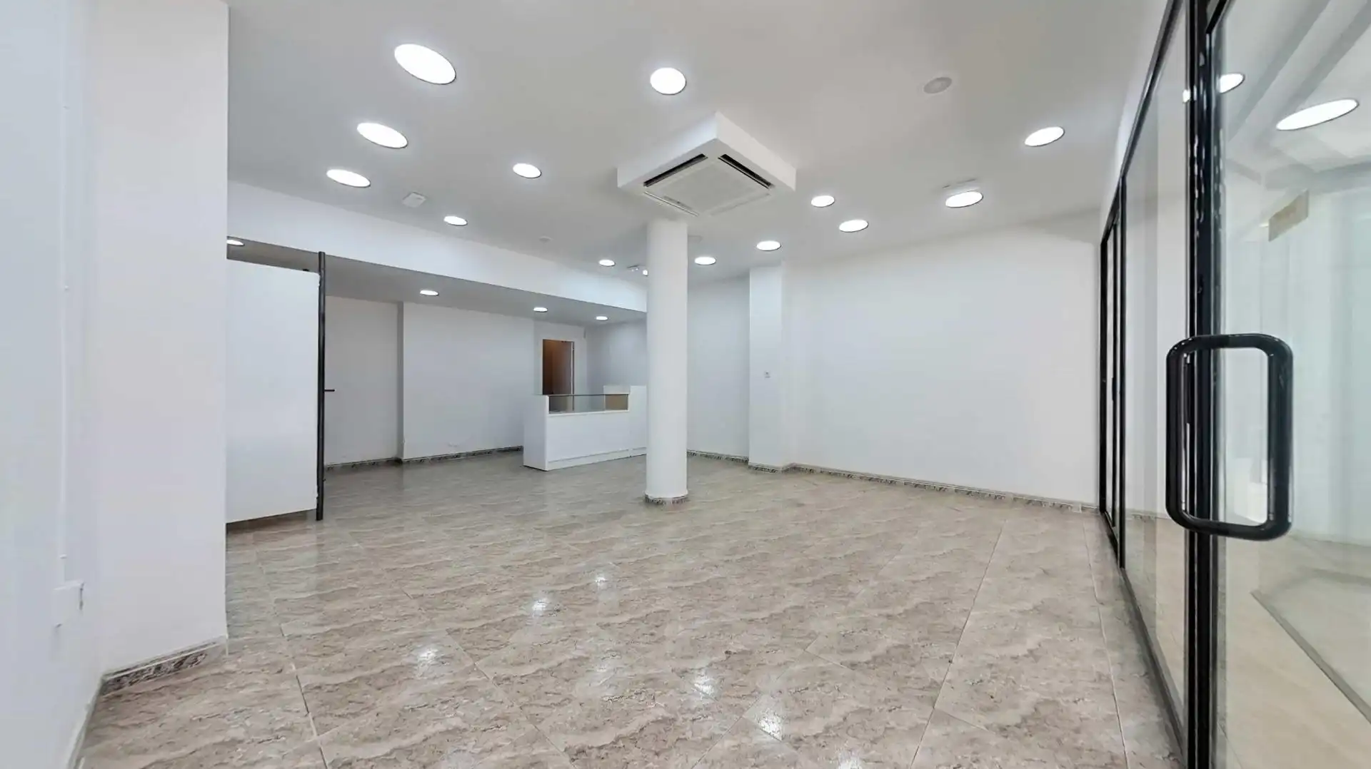 Local comercial en venda a Calle San Justo, imagen 3