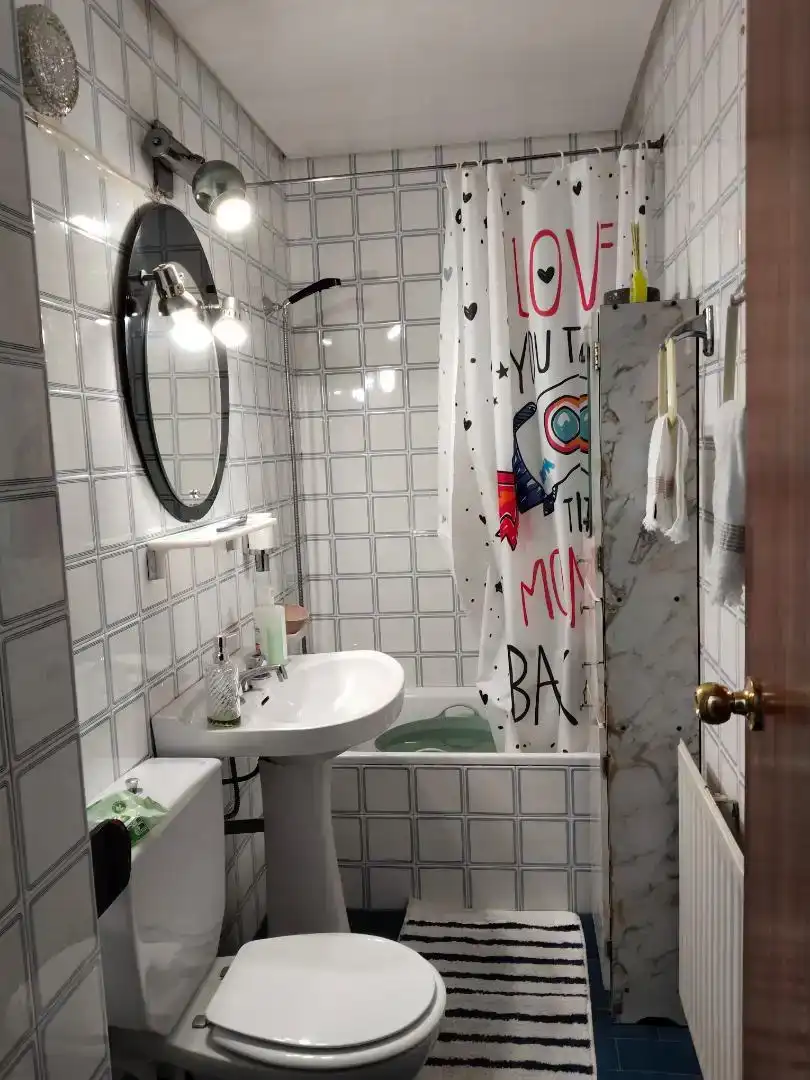 Bathroom of Flat for rent in  Madrid Capital