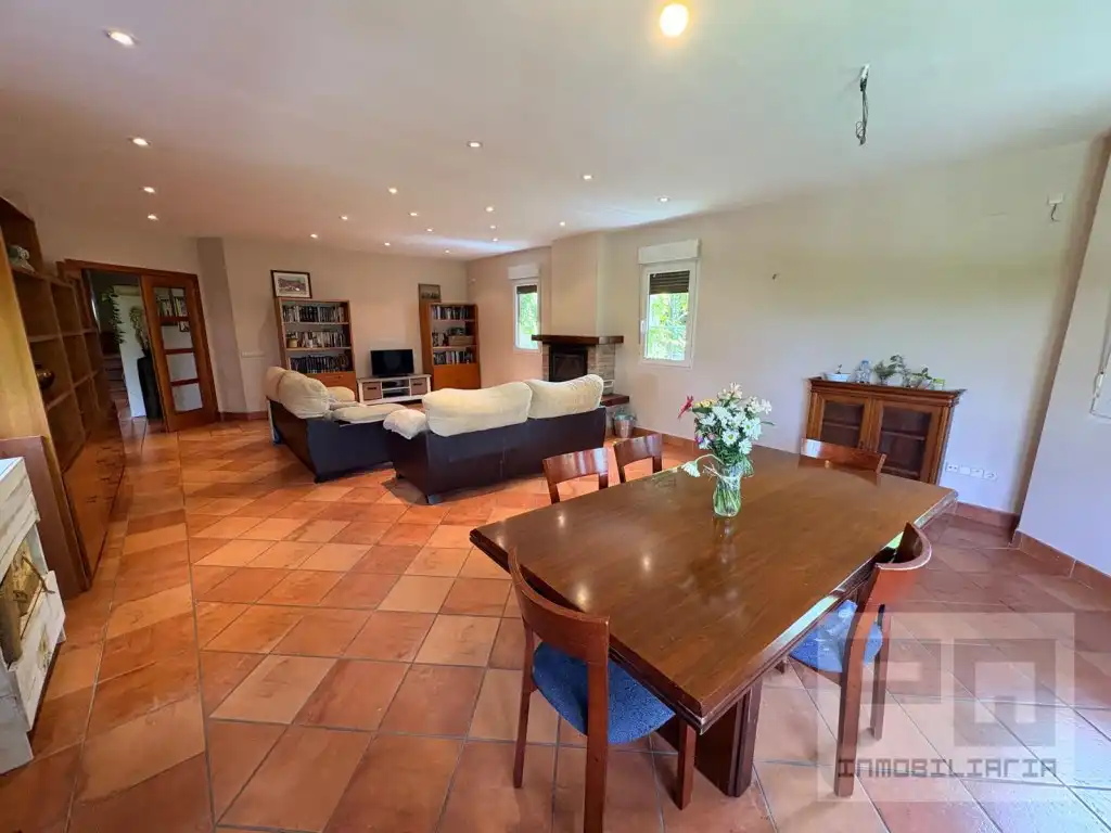 Wohnzimmer von Haus oder Chalet zum Verkauf in Las Navas del Marqués  mit Ofen, Waschmaschine und Mikrowelle