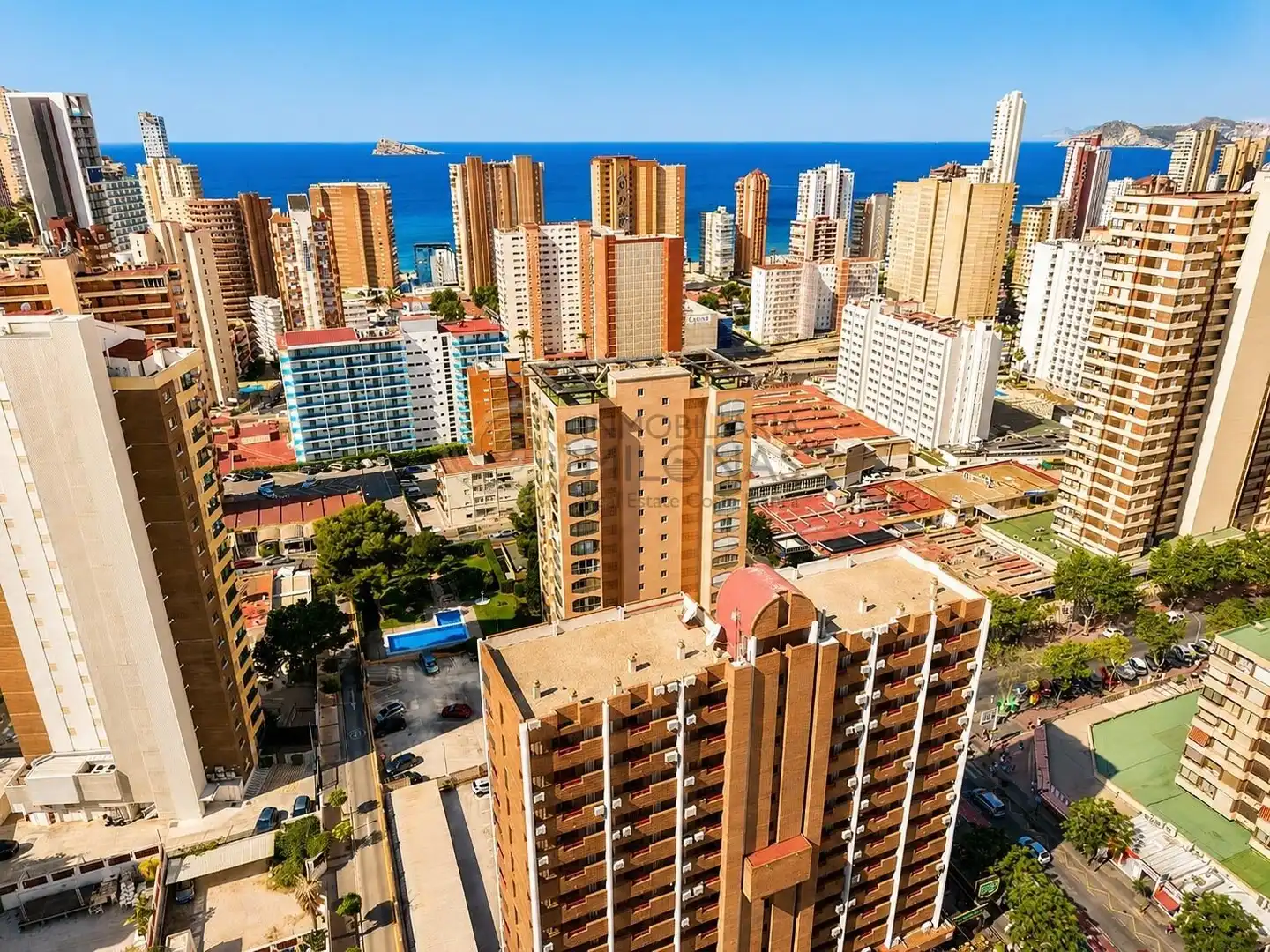 Vista exterior de Apartamento en venta en Benidorm con Aire acondicionado, Amueblado y Piscina comunitaria