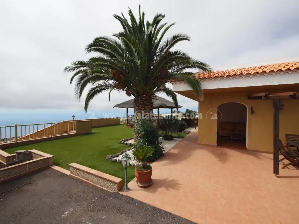 Country homes for sale in Casco Urbano