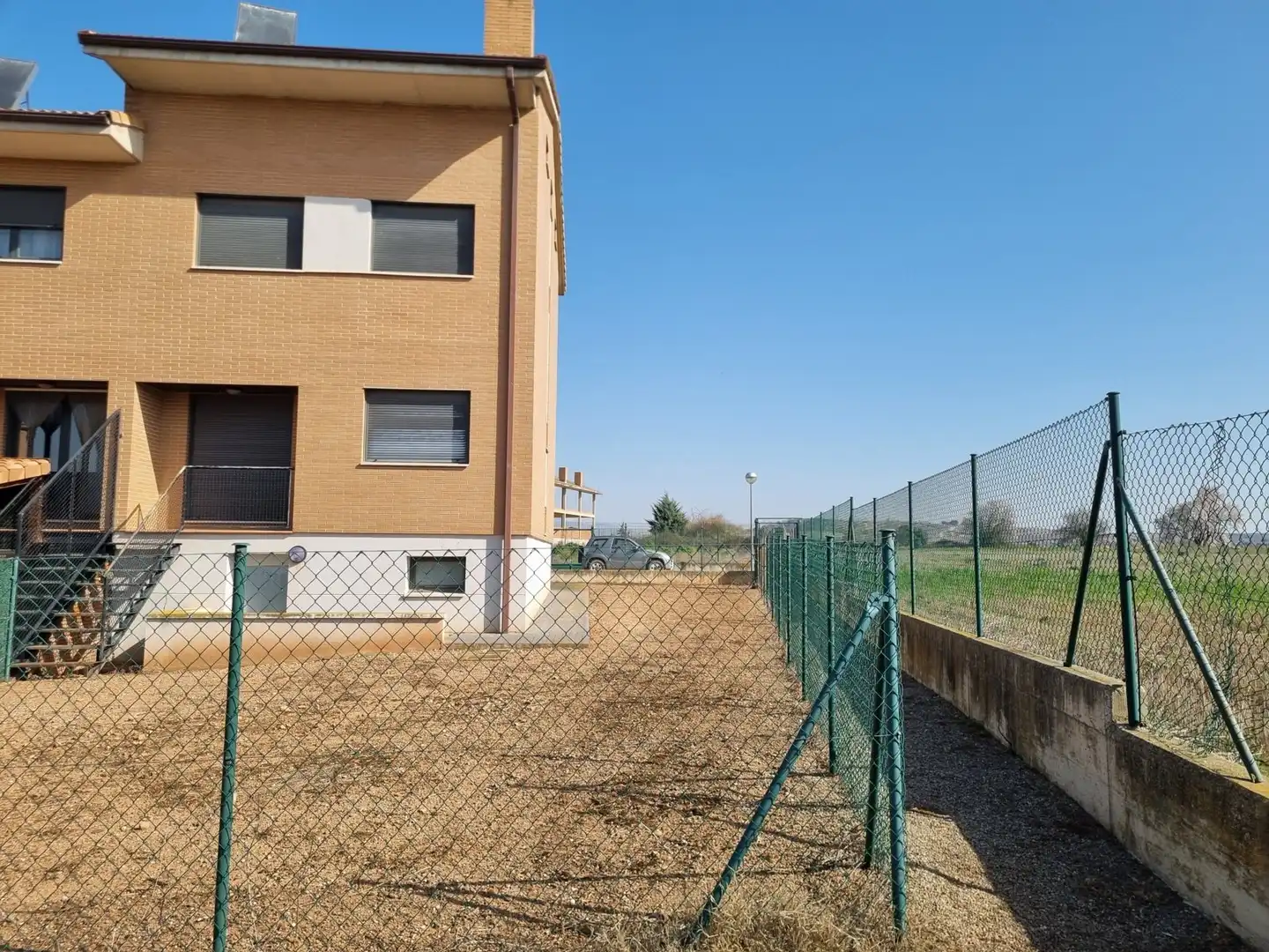 Casa adosada en venta en Uruñuela con Calefacción, Jardín privado y Parquet