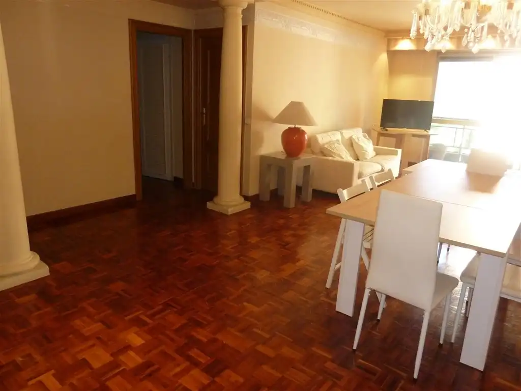 Sala de estar de Piso de alquiler en  Pamplona / Iruña con Calefacción, Parquet y Terraza