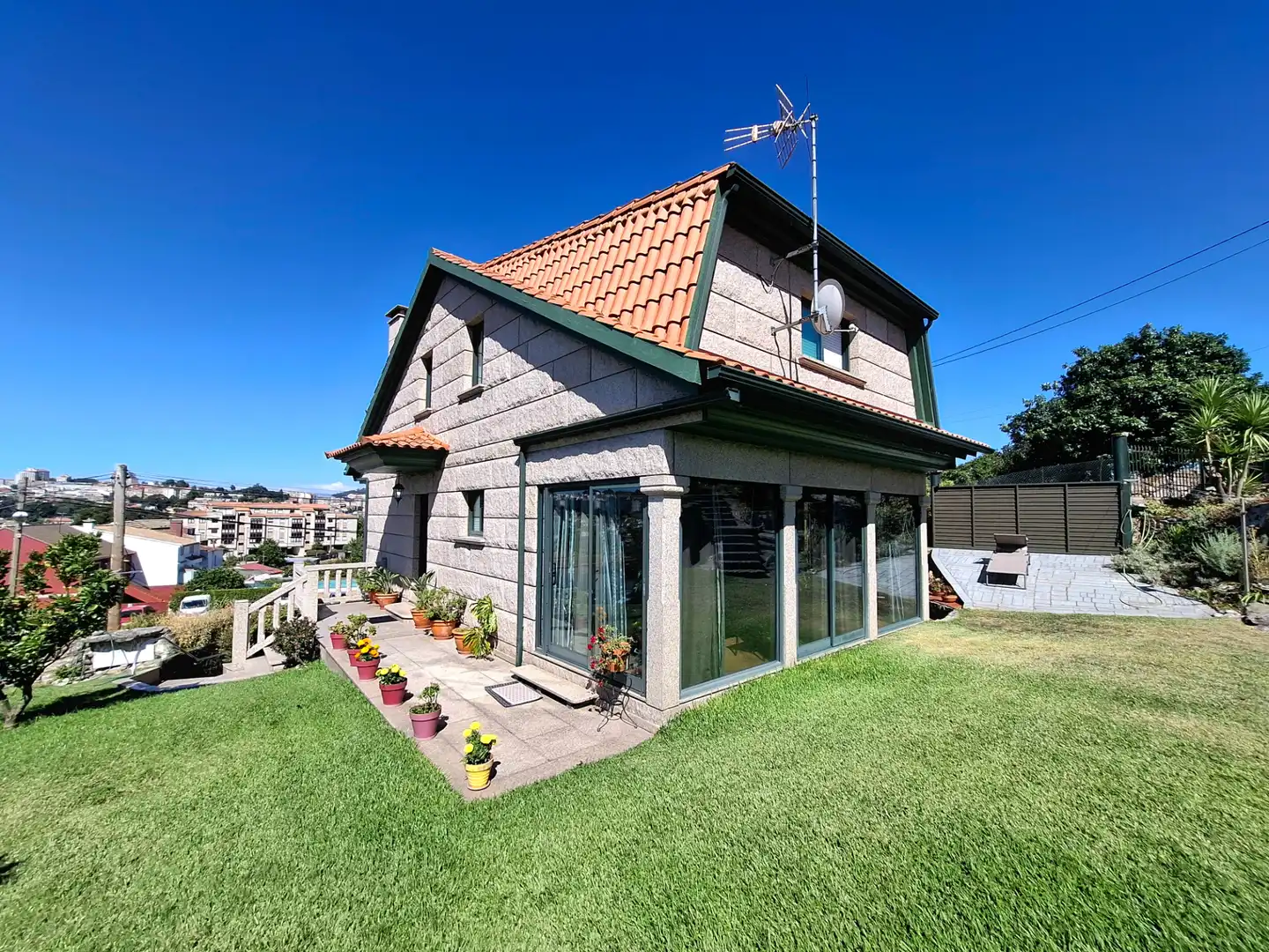 Exterior view of Houses for sale in Vigo   with Heating, Private garden and Storage room
