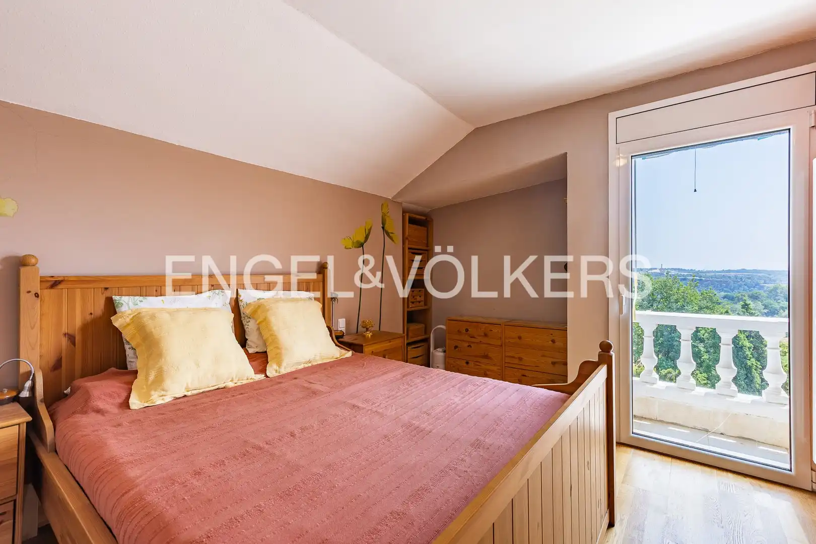 Dormitori de Casa o xalet en venda en Castellar del Vallès amb Aire condicionat, Calefacció i Terrassa